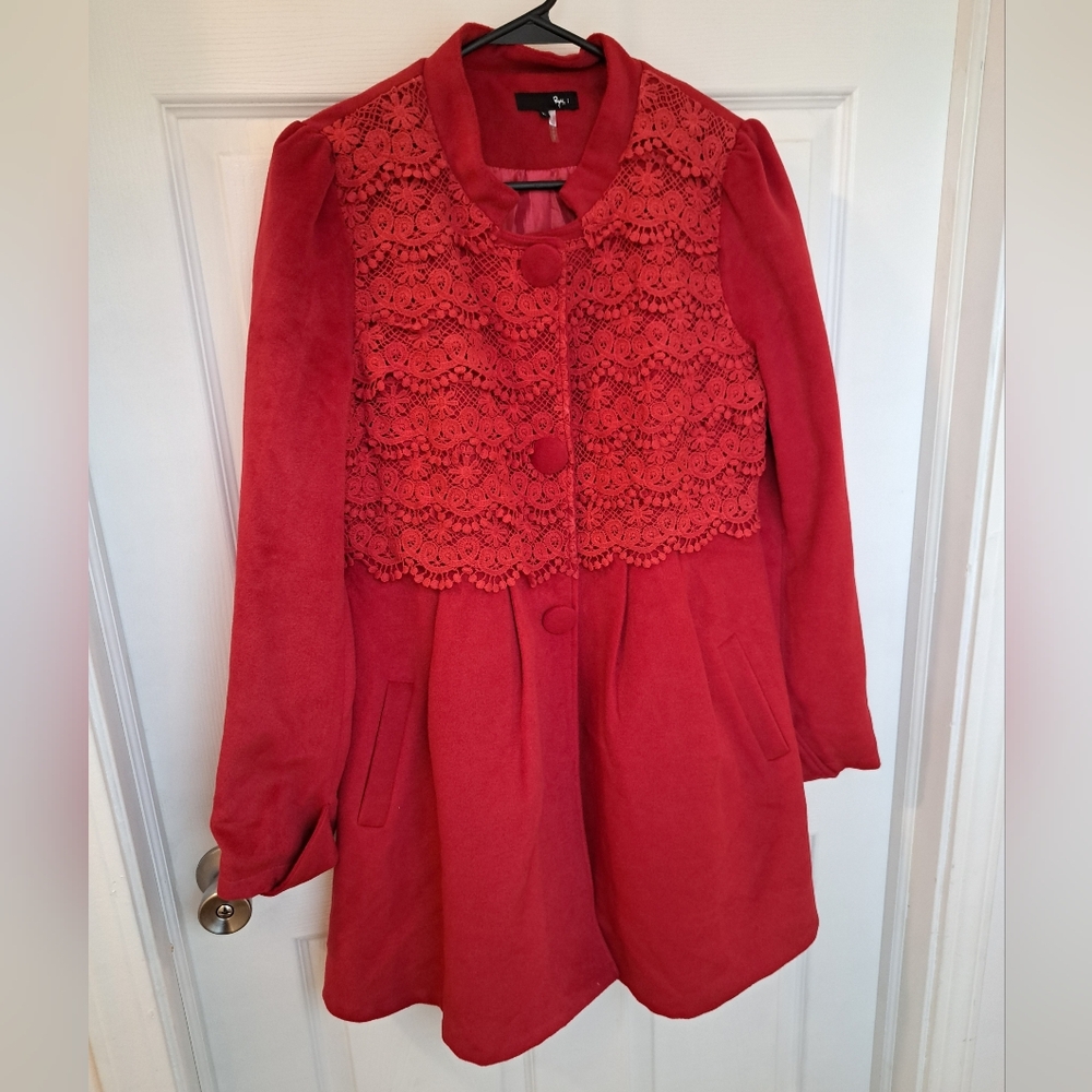 Ryu Red Women's Cape with Lace Detail